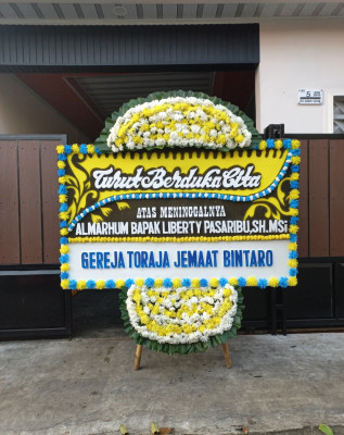 Papan Bunga Duka di Arosbaya